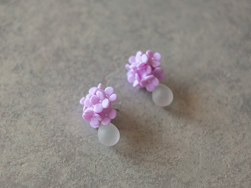 Shizuku and hydrangea earrings / purple - Earrings & Clip-ons - Clay Purple