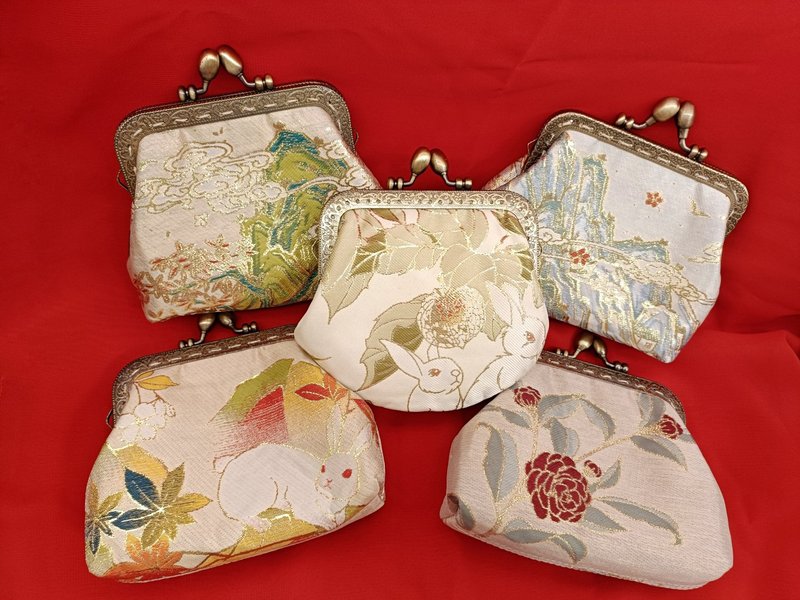 Antique imitation makeup flower coin purse small bag - กระเป๋าใส่เหรียญ - วัสดุอื่นๆ หลากหลายสี