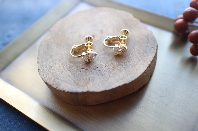 Simple-zircon brass earrings - ต่างหู - โลหะ 