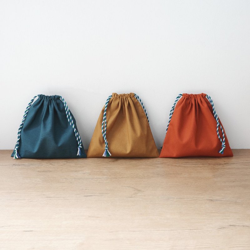 The finished bag is available in 3 colors with plain texture and can be matched with embroidery and hot stamping stickers. - Drawstring Bags - Cotton & Hemp 