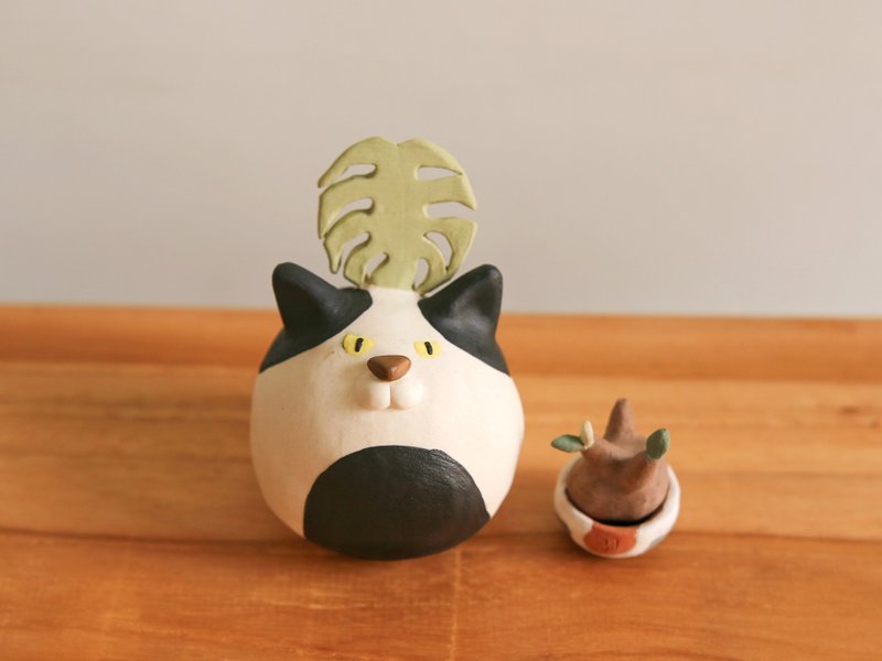 Limited Edition Pottery/Single-Eyed Cow Cat Turtle Taro - ตกแต่งต้นไม้ - เครื่องลายคราม สีดำ