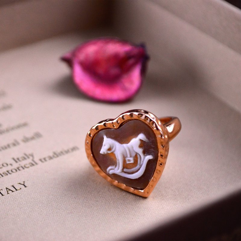 CAMEO Italian Handmade Shell Carving Light Jewelry-Love Ring-Diletta Collection-A20 - แหวนทั่วไป - โลหะ สีทอง