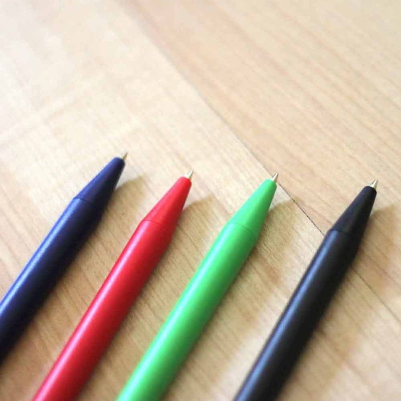 PREMEC |ラジカルEUをカラフルなペンに4つロード（エメラルドグリーン、ブラックとレッド） - 油性・ゲルインクボールペン - プラスチック 