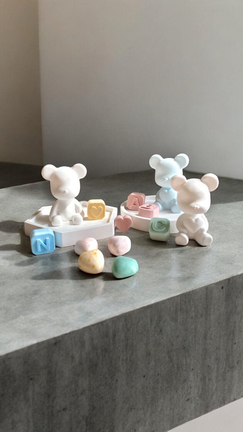 Bear with Alphabet Aroma Stone Set - น้ำหอม - วัสดุอื่นๆ ขาว