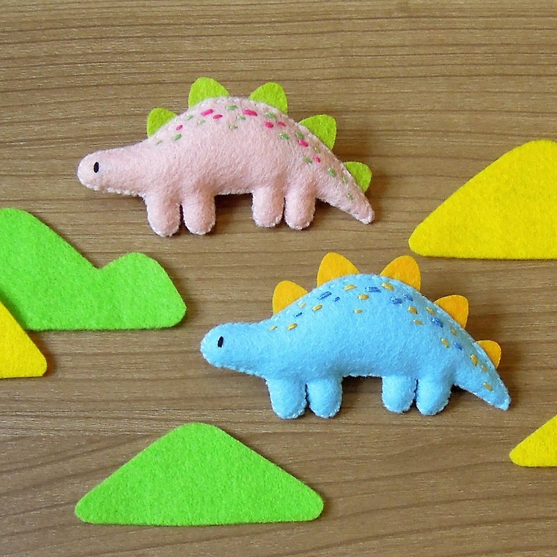 Y planet_ stegosaurus pin - Brooches - Polyester Pink