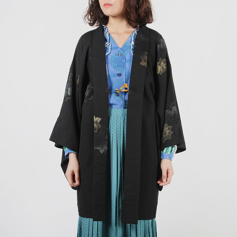 [Egg plant ancient] bright color maple vintage kimono feather weaving - เสื้อแจ็คเก็ต - เส้นใยสังเคราะห์ สีดำ