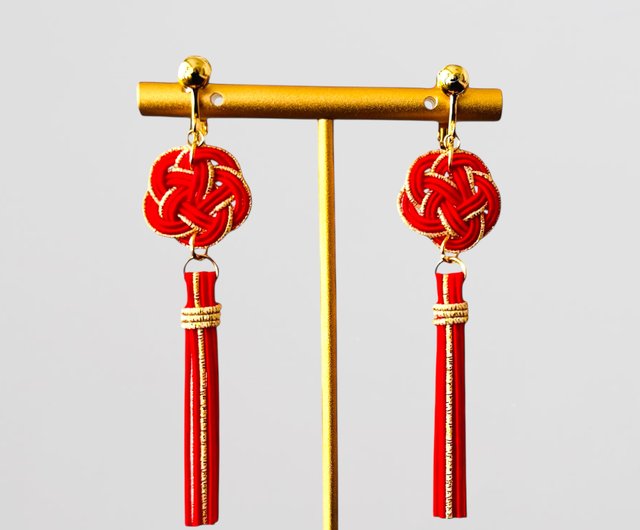 金赤の水引タッセルイヤリング 伝統和モダンアクセサリー 和風 金赤の水引タッセルイヤリング 伝統和モダンアクセサリー 和風