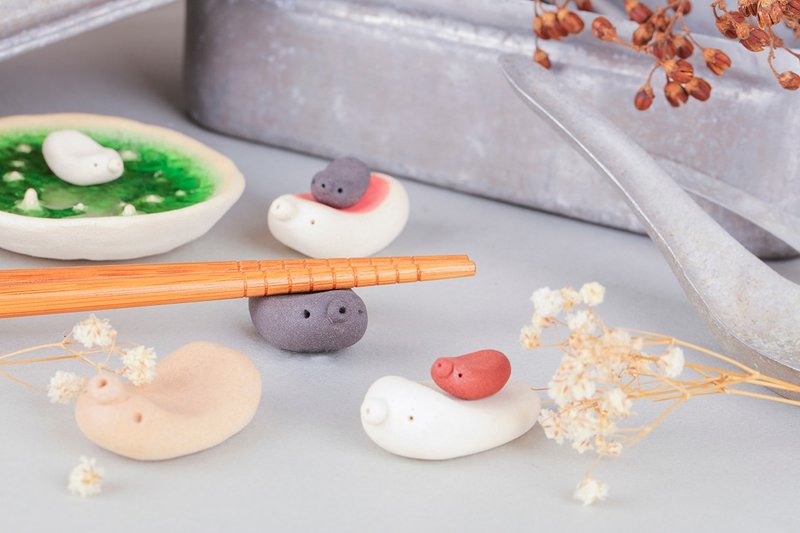 凹凹章魚系列—蹺蹺板筷架 - 筷子/筷架 - 陶 紅色