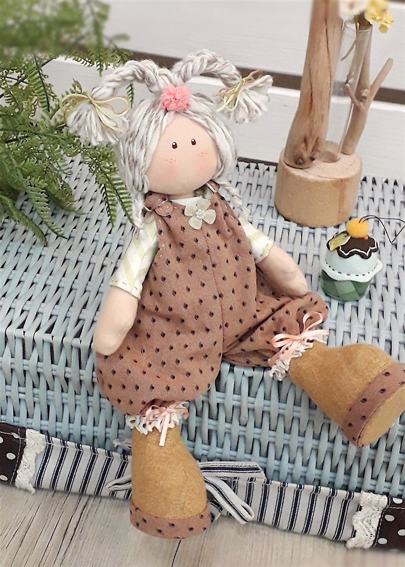 甜品女孩 手工布娃娃 - 公仔模型 - 棉．麻 多色