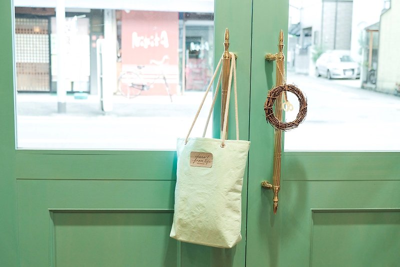 [Paper Made Possible] Super Lightweight-Wrinkle Tote Bag - กระเป๋าถือ - กระดาษ สีเขียว