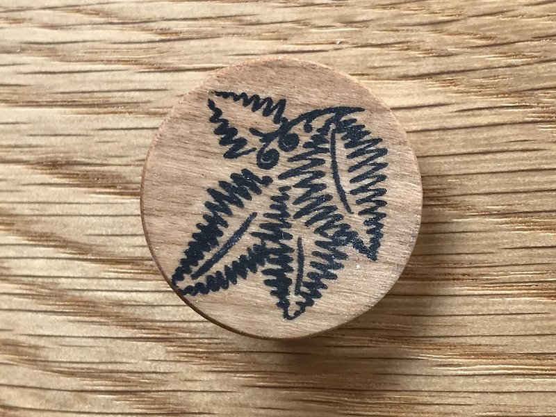 植物のブローチ・シダ チェリー材 - ブローチ - 木製 