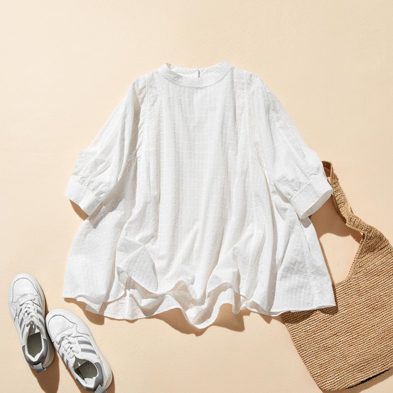 ふんわり優美な刺繍が魅力のコットンプルオーバー 7分袖　コットン100%　ホワイト 250806-1 - 女襯衫 - 棉．麻 