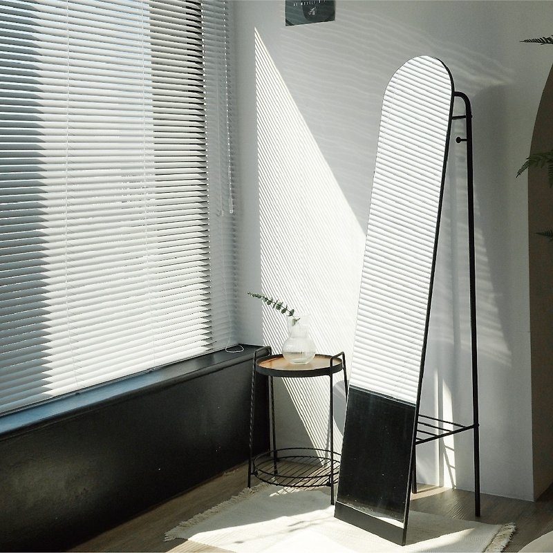 Just Home | Kevin Standing Industrial Style Practical Full-length Mirror - เฟอร์นิเจอร์อื่น ๆ - แก้ว สีดำ