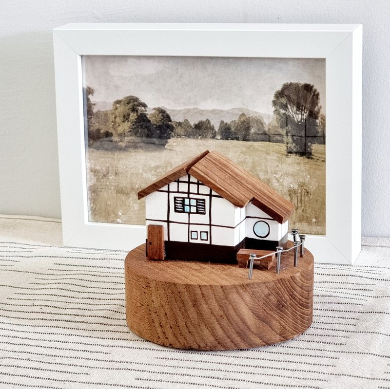 Country house on a log, completely handmade. - 擺飾/家飾品 - 木頭 咖啡色