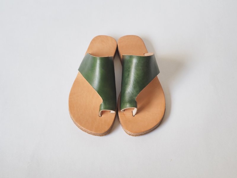 Flower green hand-dyed leather sandals- - รองเท้ารัดส้น - หนังแท้ สีเขียว