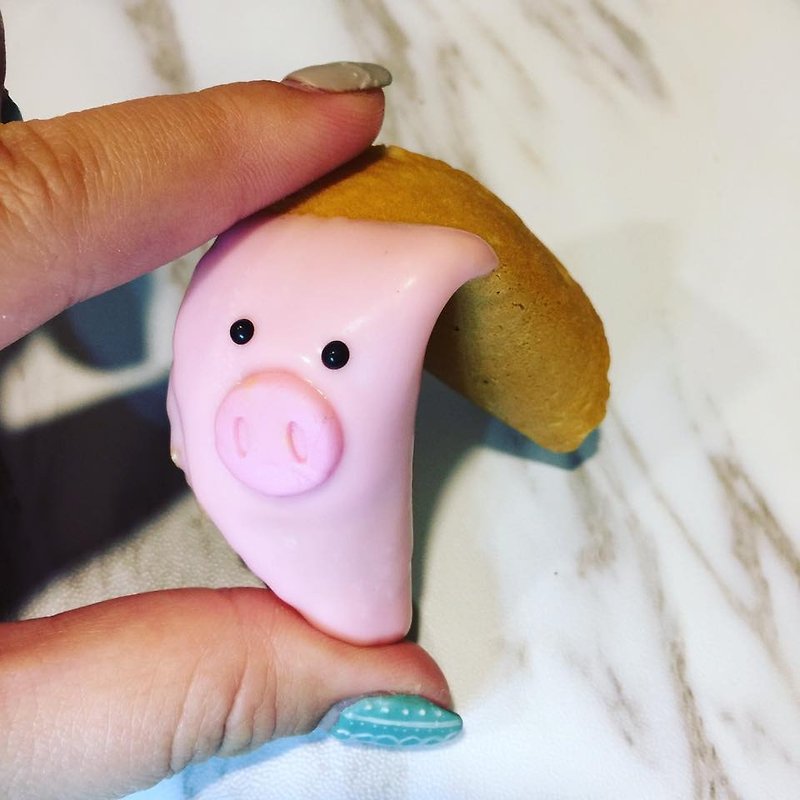 [Little pig whispering] Only the pig knows your heart pig 15 into the gift box - Handmade Cookies - Fresh Ingredients Pink