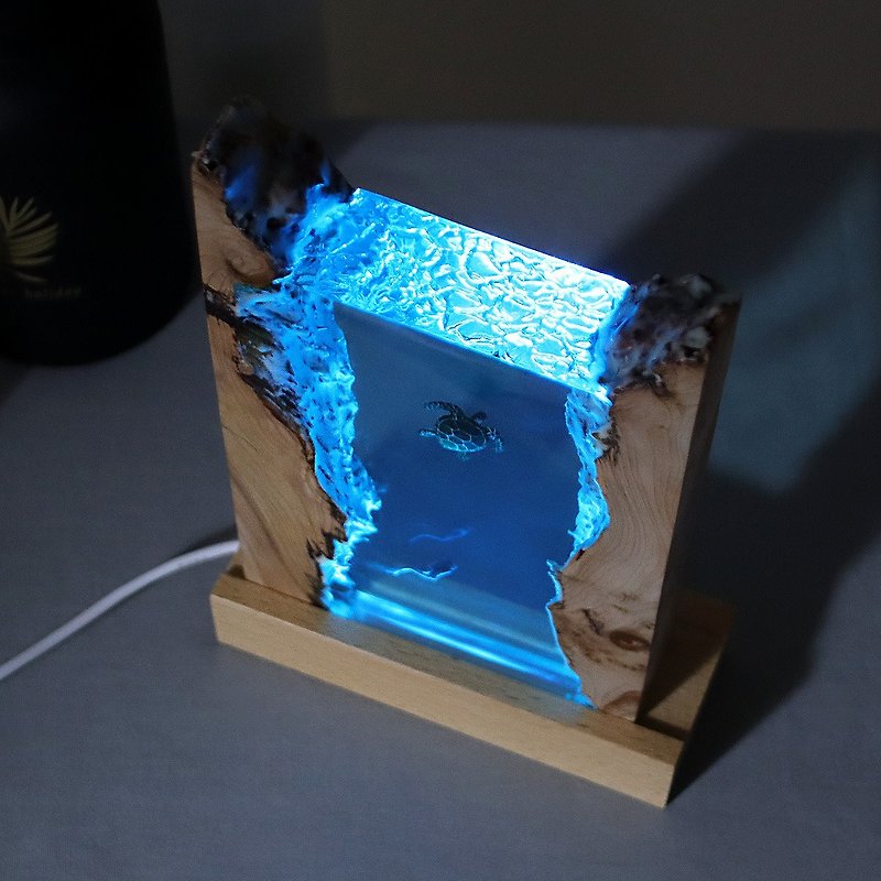 Epoxy resin lamp resin lamp/deep diving encounter sea turtle/miniature landscape handmade night light - ของวางตกแต่ง - เรซิน สีน้ำเงิน