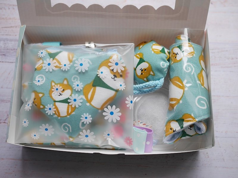 Dog Mi Yue gift box appease towel triangle saliva towel pacifier bag - Baby Gift Sets - Cotton & Hemp Green