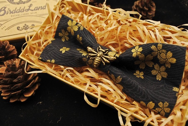 Original handmade bow tie retro Taizheng wind Japanese cherry dark pattern fabric Christmas Swing Dance - Bow Ties & Ascots - Cotton & Hemp Multicolor