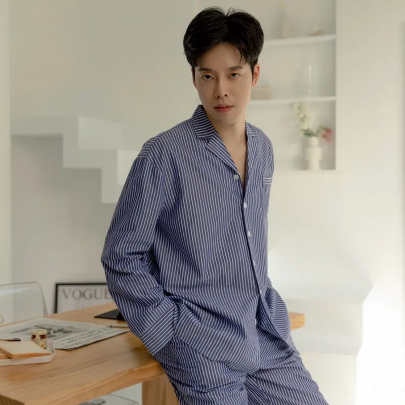 Skin-friendly and soft striped long-sleeved suit-Midnight blue striped men’s exclusive electro-embroidery service - ชุดนอน/ชุดอยู่บ้าน - ผ้าฝ้าย/ผ้าลินิน สีน้ำเงิน