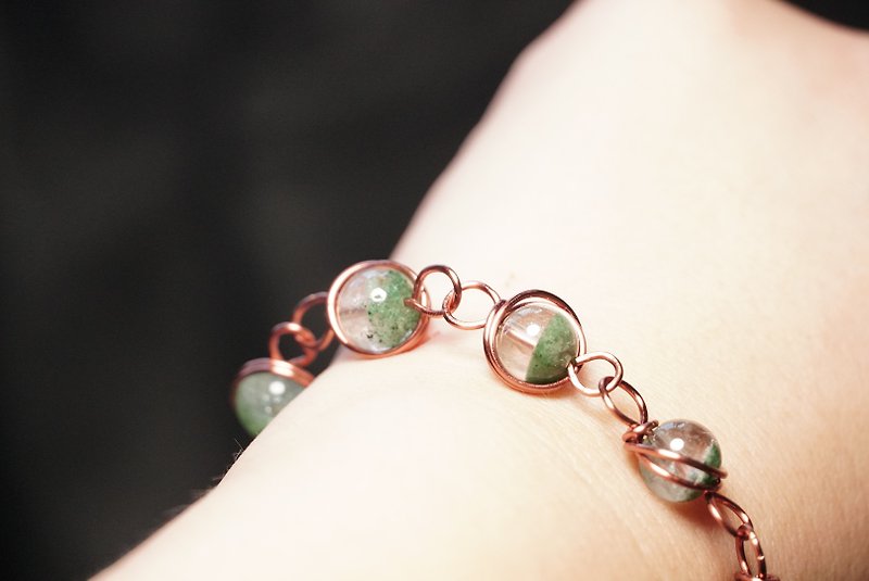 Green ghost / crystal bracelet bracelet / art Bronze weaving / like a duck to water - สร้อยข้อมือ - คริสตัล สีเขียว