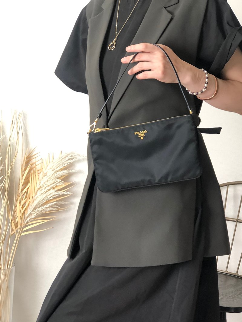 【 日本直送　名牌中古包 】PRADA プラダ ショルダーバッグ ブラック ロゴ ナイロン アクセサリーポーチ vintage ヴィンテージ w5h4j5 - 側背包/斜背包 - 尼龍 黑色