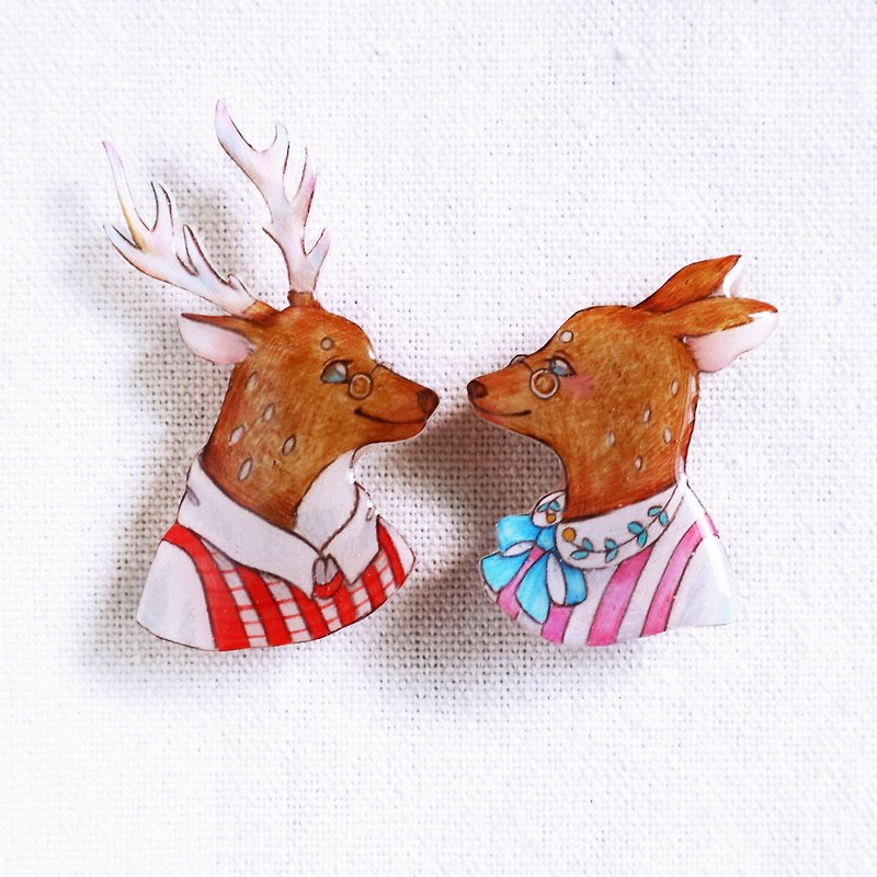 Deer couple brooch (single price) - Brooches - Plastic 