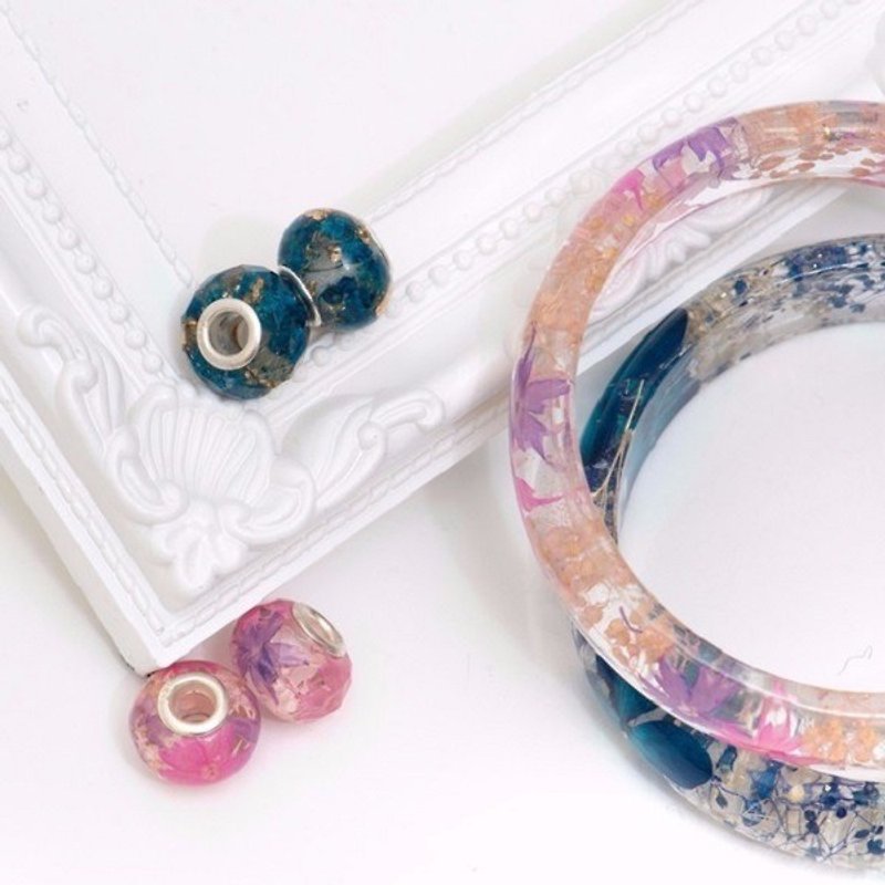 Goody Bag - Bracelet + Small Flower Necklace - สร้อยข้อมือ - พืช/ดอกไม้ หลากหลายสี