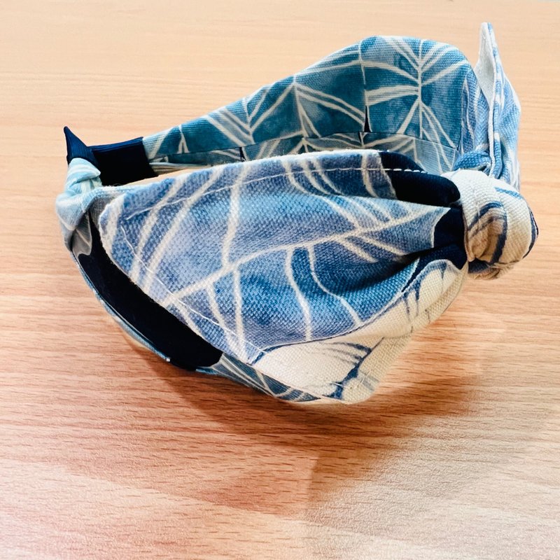 MOYA 寬版手工髮箍 葉子 藍 - 髮夾/髮圈 - 棉．麻 藍色