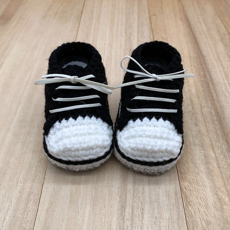 Stylish Baby Sneakers - Black and White Crochet Shoes - Handmade Toddler Booties - 男/女童鞋 - 壓克力 黑色
