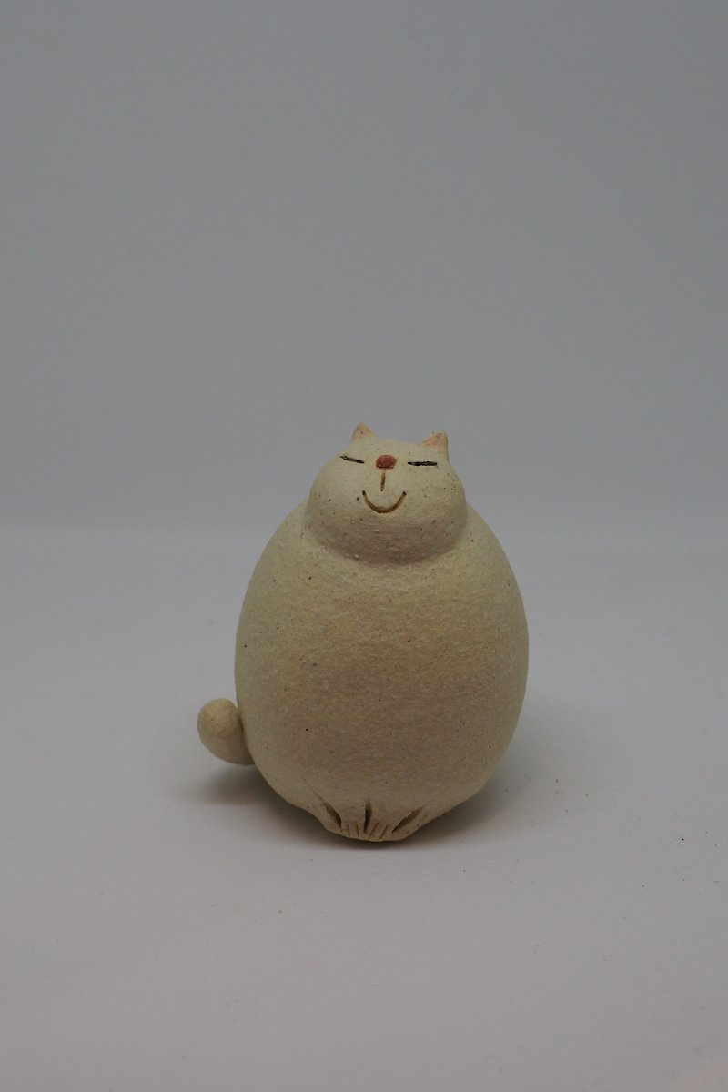 Seat Cat-White - Items for Display - Pottery 