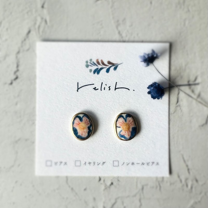 【再販】大輪 カラフル お花 陶器 金継ぎ ピアス イヤリング ノンホールピアス ネジバネ クリップ 花 個性的 個性派 ブルー 青 オレンジ 橙 ゴールド 金 - 耳環/耳夾/耳骨夾 - 陶 藍色