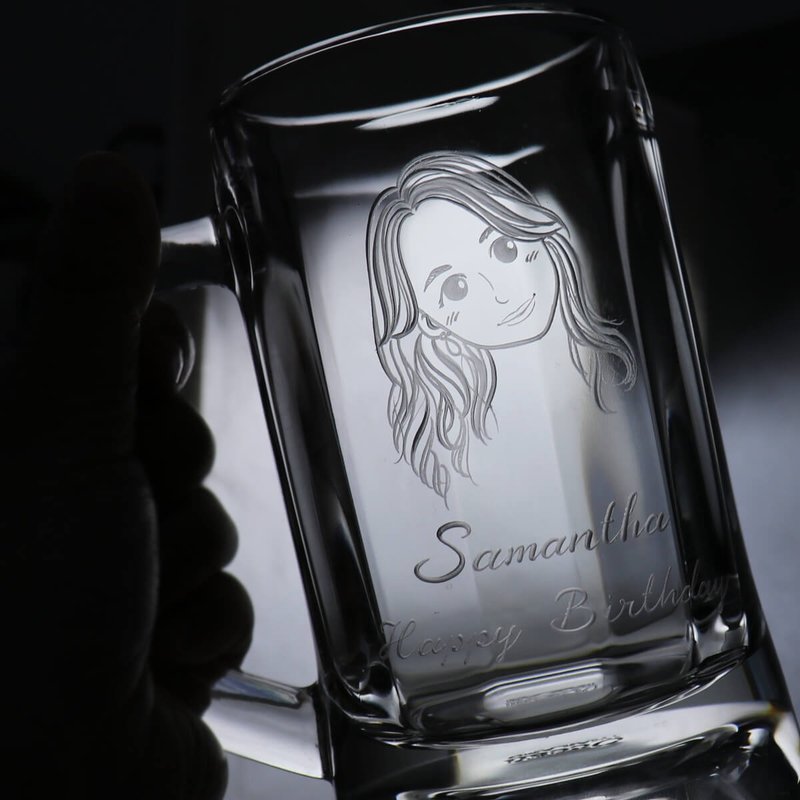 355cc【Q版人像】美人生日禮物啤酒杯 客製化送禮似顏繪畢業 - 酒杯/酒器 - 玻璃 灰色