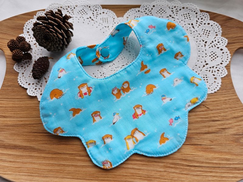 Cloud-shaped eight-layer gauze baby bib bag / saliva towel (otter pattern) - ผ้ากันเปื้อน - ผ้าฝ้าย/ผ้าลินิน หลากหลายสี