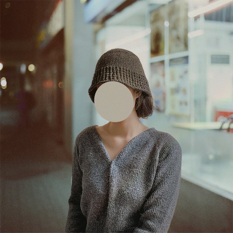 Winter Women's Bucket Hat  Charcoal Brown handmade Knittde hat - 帽子 - 羊毛 咖啡色