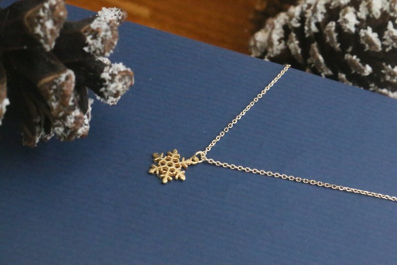 Christmas snowflake sterling silver necklace (1066 heavy snow) - Necklaces - Other Metals Gold