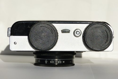 Chaika 3 USSRハーフフレームカメラ、Industar-69レンズ2.8/28