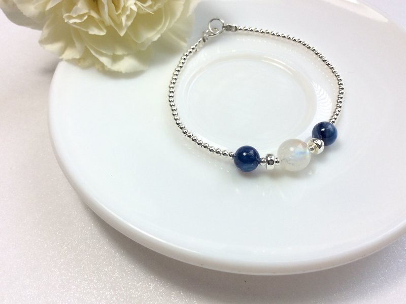 Ops Kyanite Moon stone simple pure silver bracelet - สร้อยข้อมือ - โลหะ สีน้ำเงิน