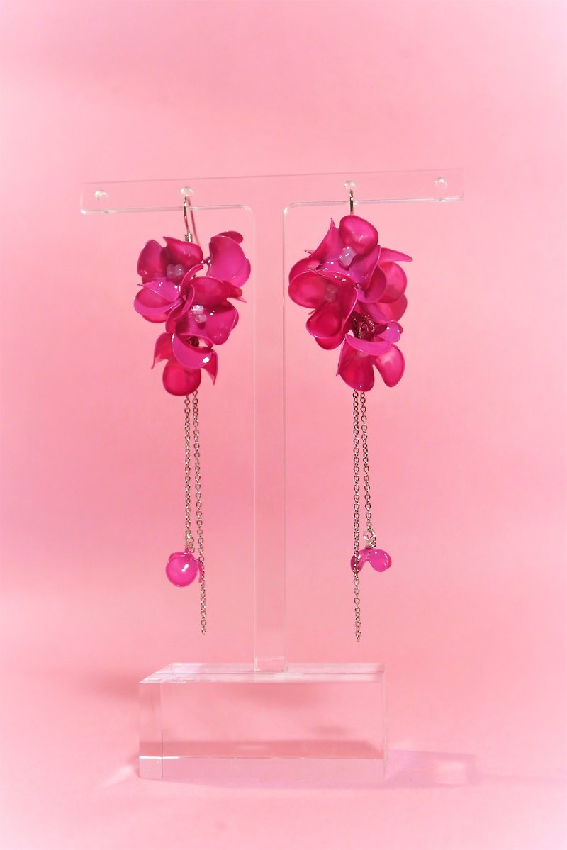 Hydrangea Bud Series NO.87 Velvet Raspberry Hydrangea / Crystal Flower Resin Ea