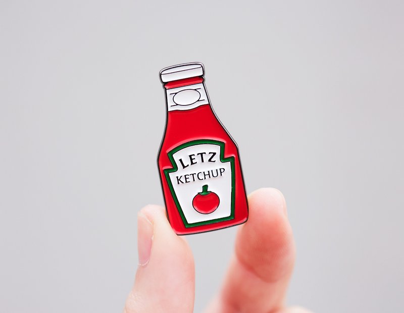 Letz Ketchup Enamel Pin - เข็มกลัด - โลหะ สีแดง