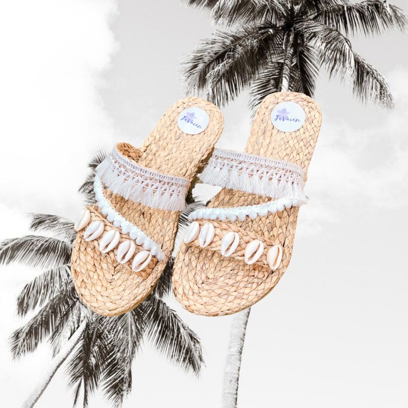 Slip on Straw sandals with white trim and white shells - Slippers - Plants & Flowers Khaki