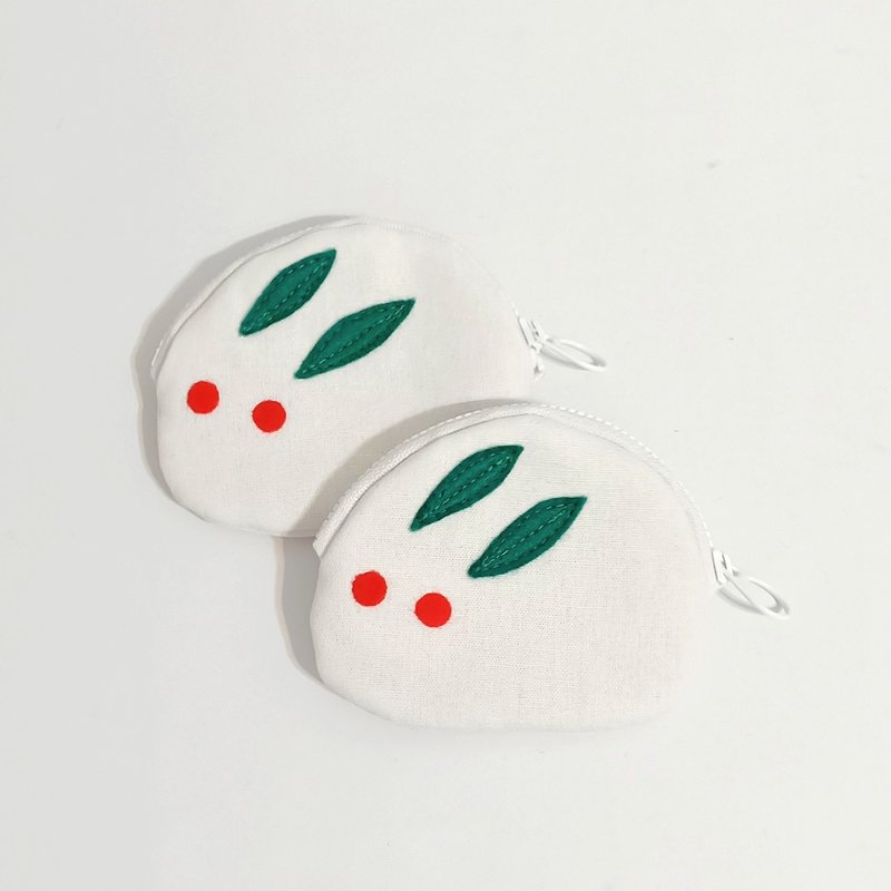 Japanese traditional snack series-rabbit steamed buns - กระเป๋าใส่เหรียญ - ผ้าฝ้าย/ผ้าลินิน ขาว