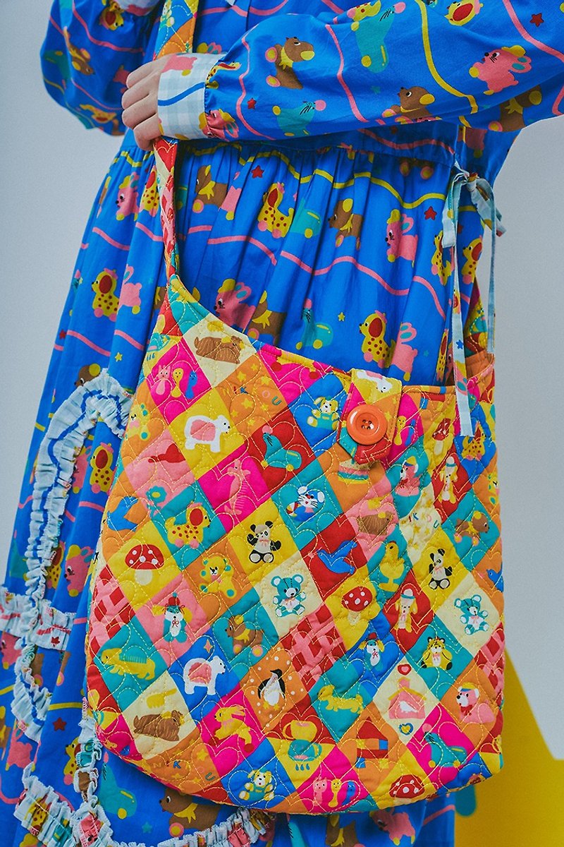 昭和小玩具 彩色衍縫包包 單肩斜挎 - 側背包/斜背包 - 棉．麻 多色