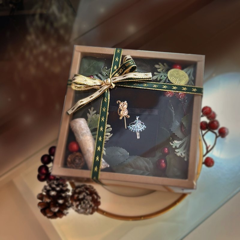 聖誕禮盒/珍珠彩繪 小猴髮夾 跳舞娃娃證章 胸針 髮飾 禮物 聖誕 - 髮夾/髮圈 - 水晶 多色