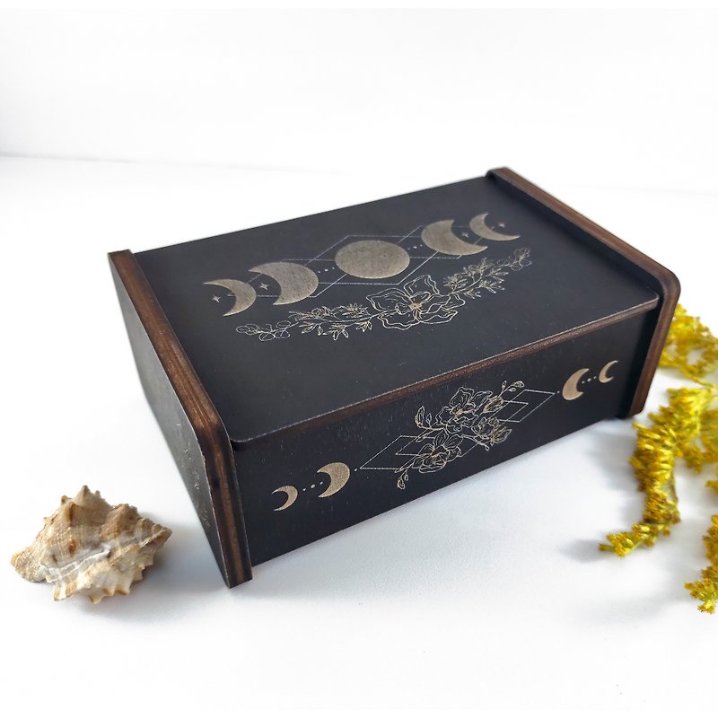 Moon phases storage box, Witchy altar chest, Tarot card deck holder, Wicca gift - กล่องเก็บของ - ไม้ 