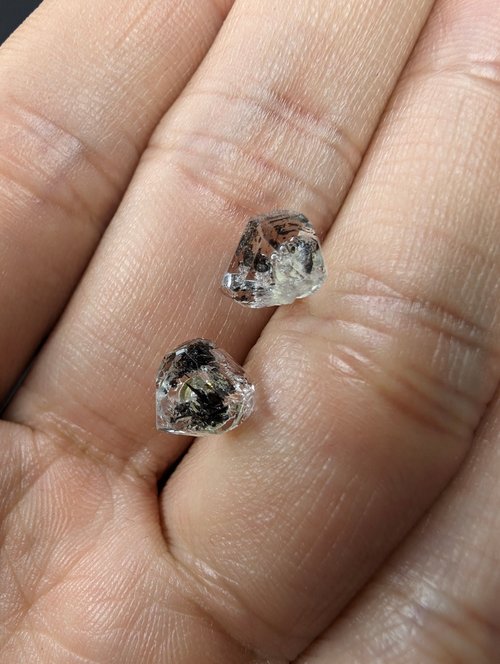 カスタマイズ商品】輝くダイヤモンド原石ピアス、天然水晶ピアス