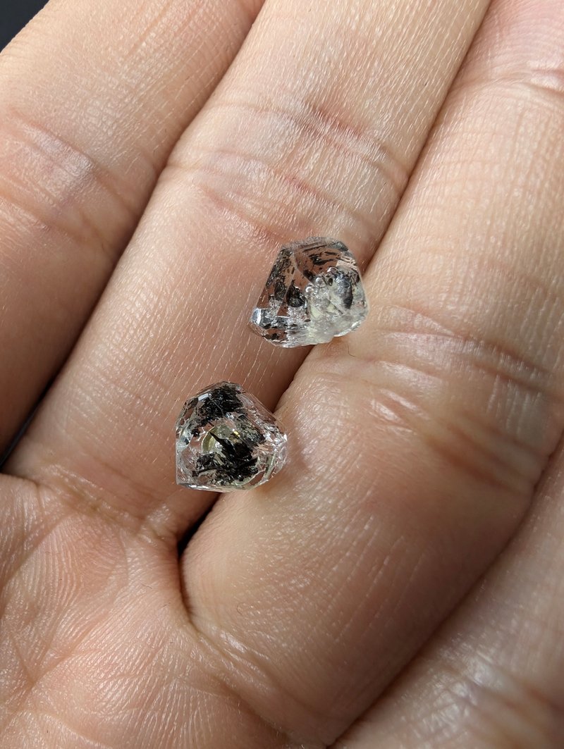 【訂製品】閃靈鑽原石 耳釘 耳針 天然水晶 耳環 925純銀 - 耳環/耳夾/耳骨夾 - 水晶 