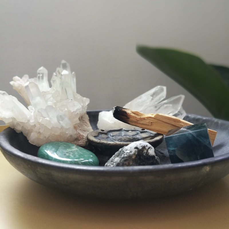 [カスタマイズ] 瞑想陶器プレート チャクラ トーテムブルーとブラック(20 営業日) - アロマ・線香 - 陶器 ブルー