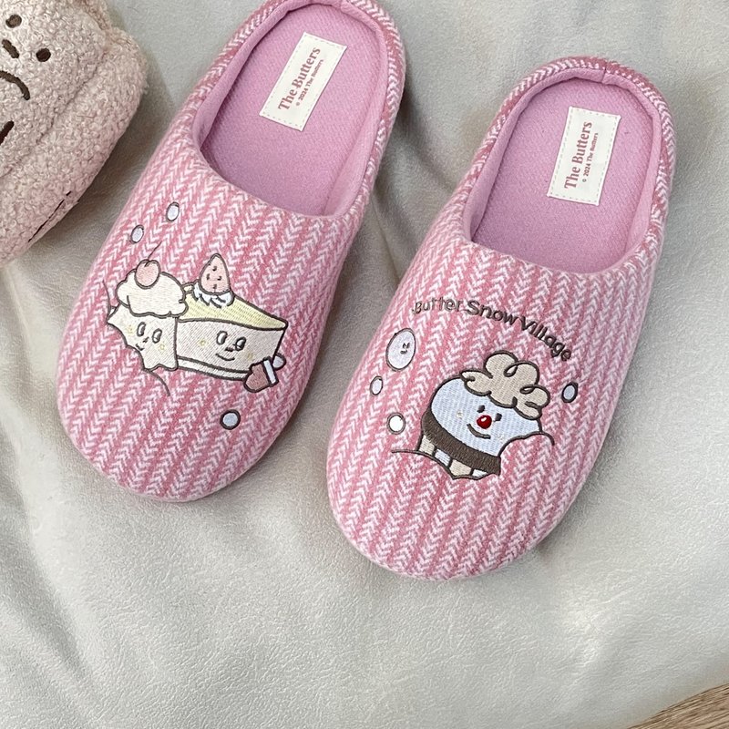 Cream Family Strawberry Cake Girl and Snow Village Ice Cream Snow Village Series Plush Indoor Slippers - รองเท้าแตะในบ้าน - ผ้าฝ้าย/ผ้าลินิน สึชมพู