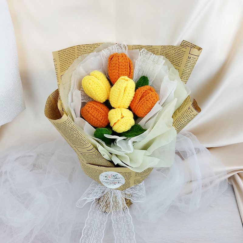 Tulip Hand Crochet Bouquet Valentine's Day Graduation Gift Mother's Day Gift for Girlfriends Home Furnishings - ของวางตกแต่ง - เส้นใยสังเคราะห์ สีส้ม